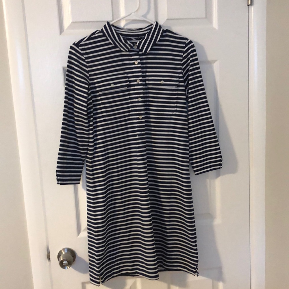 NWT Vineyard Vines navy and white Sankaty dress. Size S.